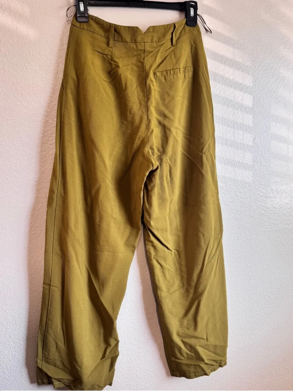 TOPSHOP Olive Green Pleated Casual Trousers - Picture 5 of 7